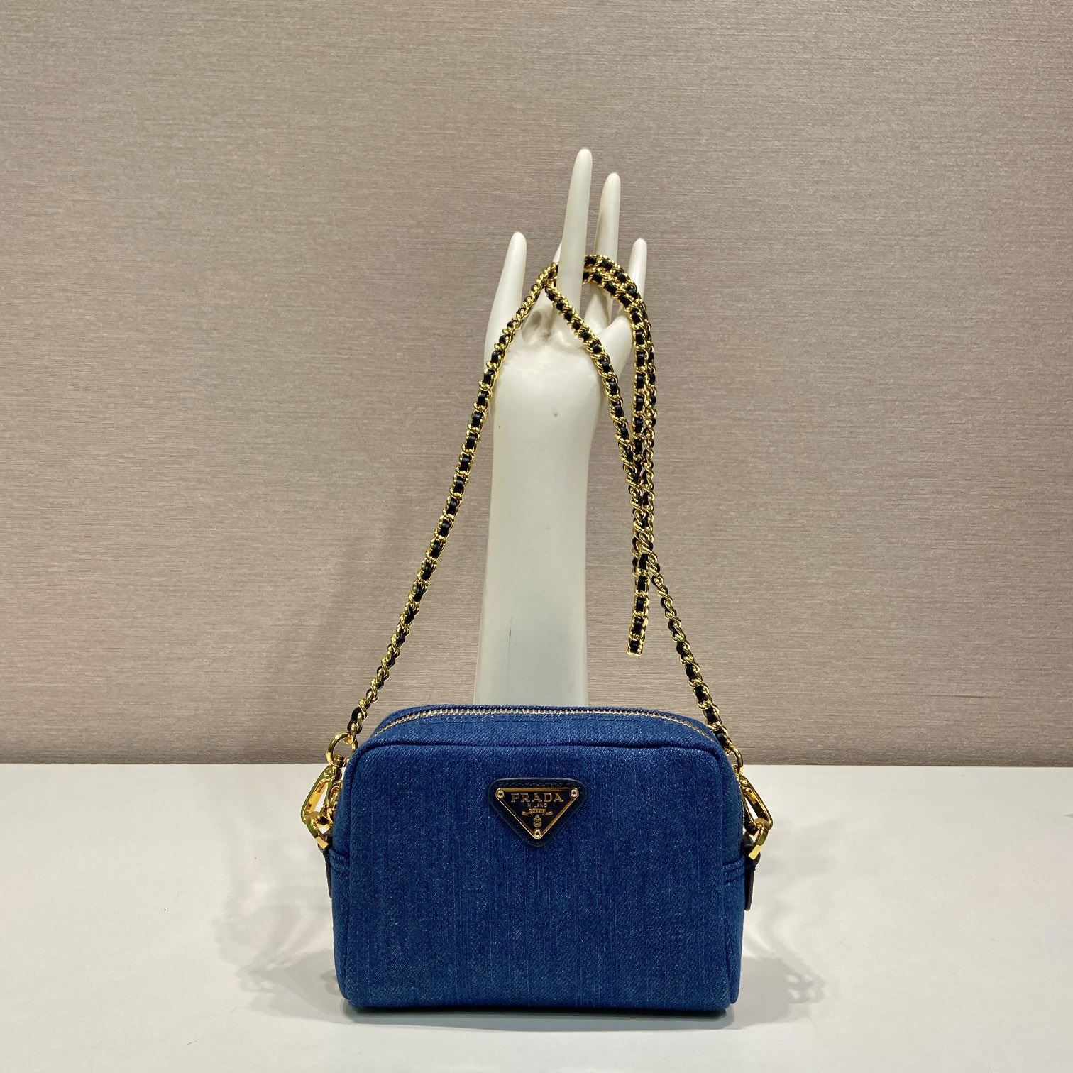 Pra*a top handle bags